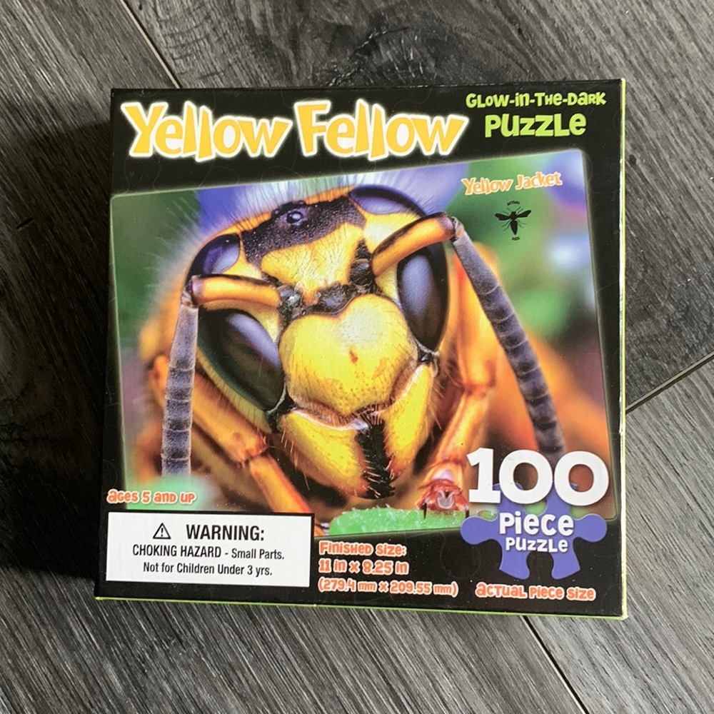 Yellow fellow glow in the dark puzzle 100 pcs